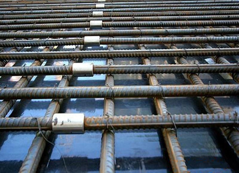 新疆为什么建楼房时，要在钢筋上加一排小圆环？原来作用这么大